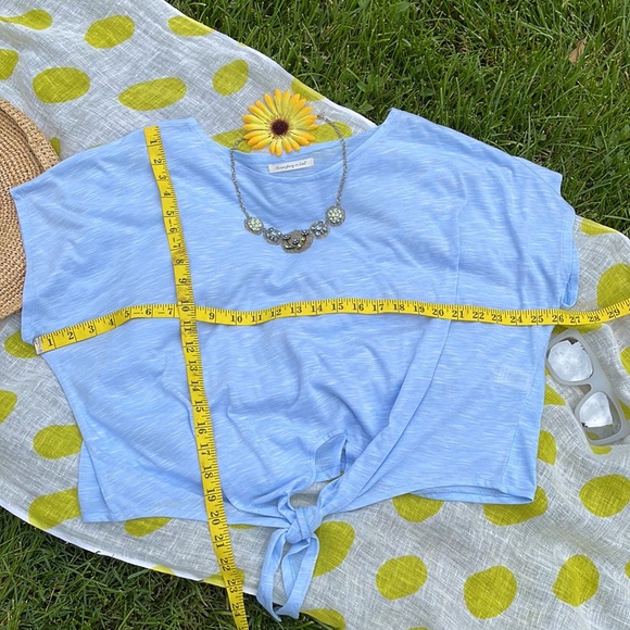 🌺 Do Everything in Love; Baby Blue Slight Cropped S/S Top w/Tie Front; Sz. XL! - Picture 7 of 10